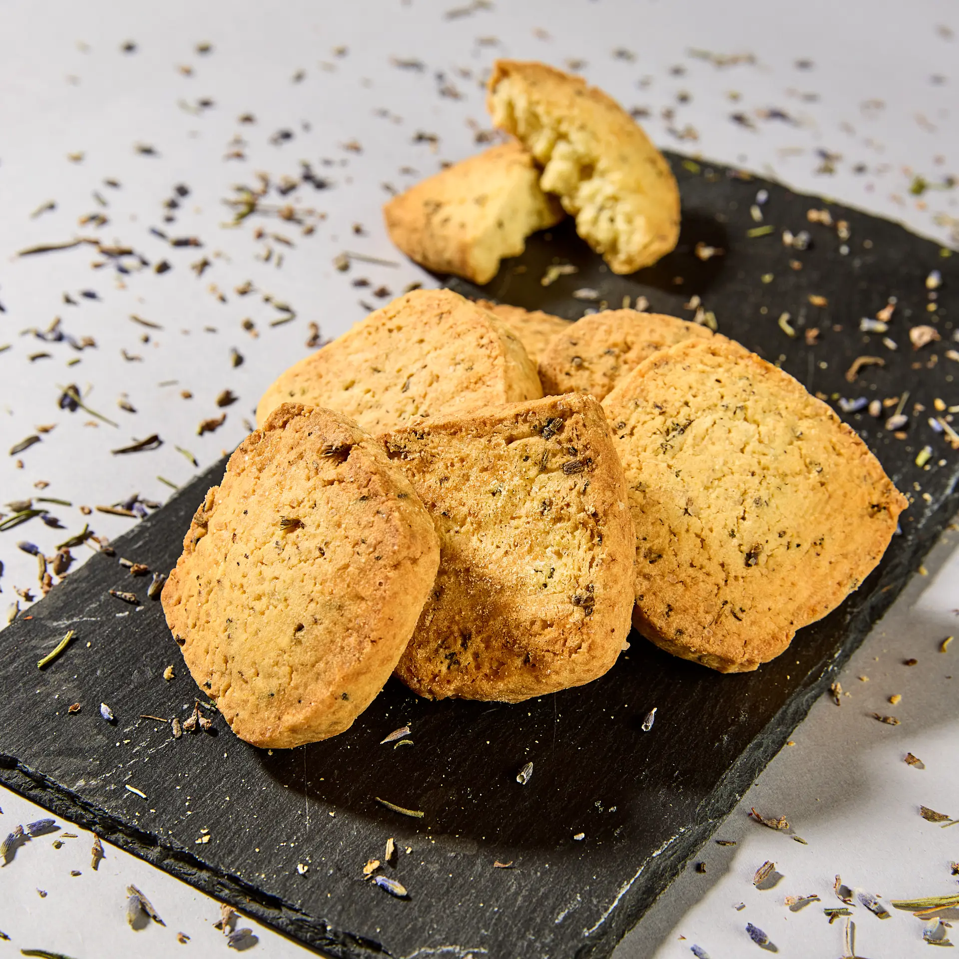 Biscuiti fara zahar cu lavanda