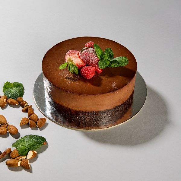 Tort raw vegan, fara gluten, gluten-free, cu migdale, fara zahar adaugat, de la House of Cookies